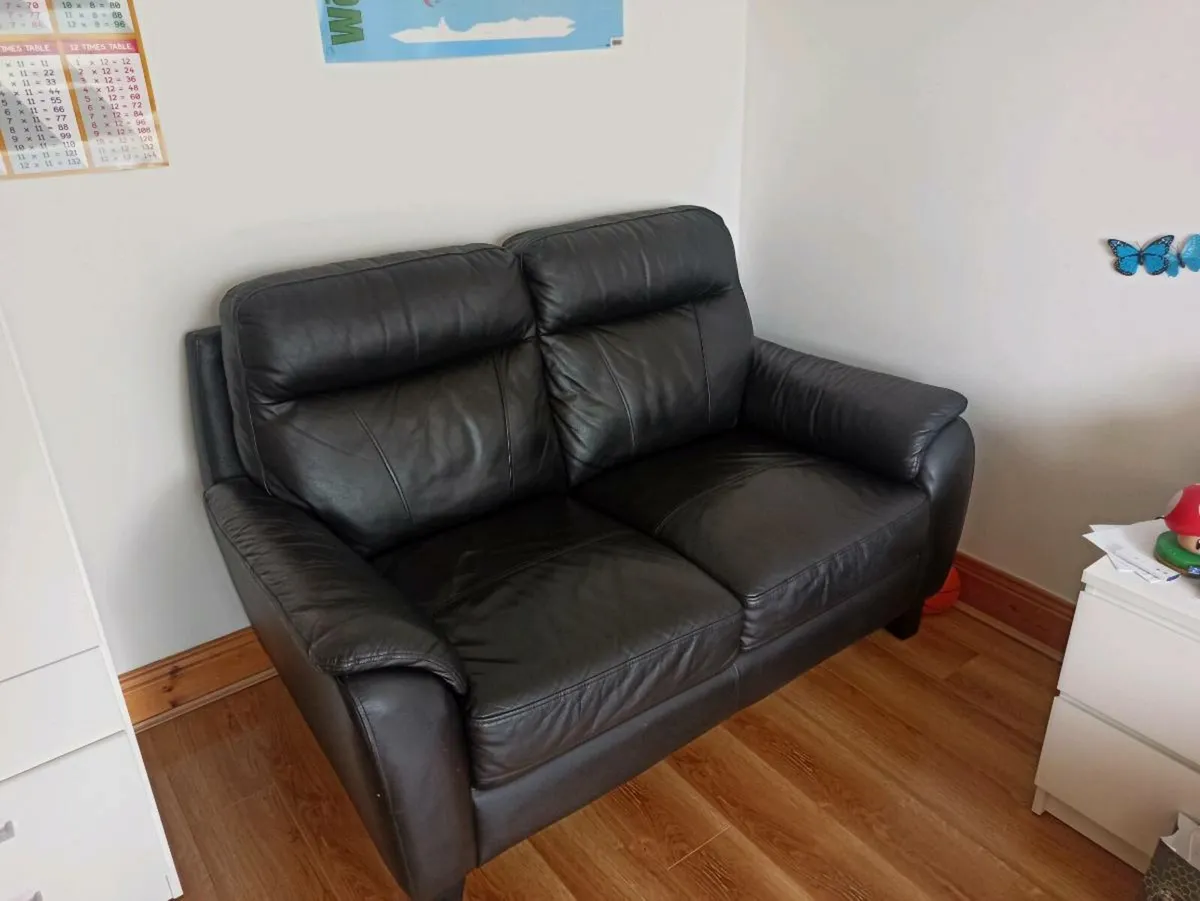 2 seater leather sofa - Image 1