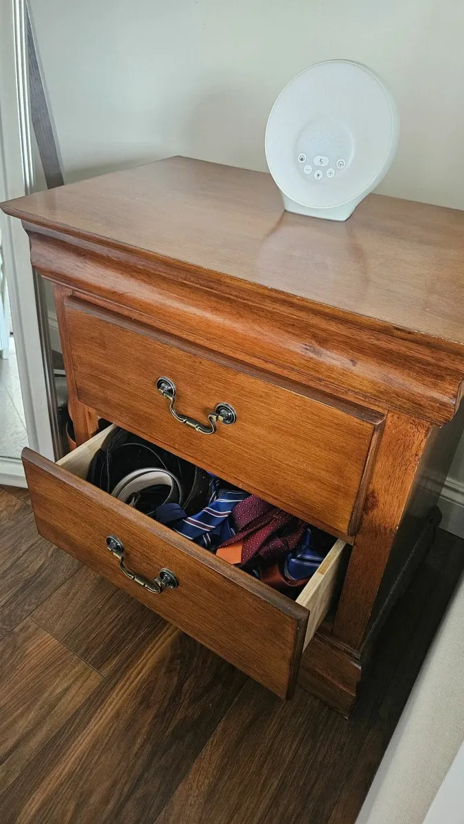 Bedside Lockers and Chest of Drawers - Image 4
