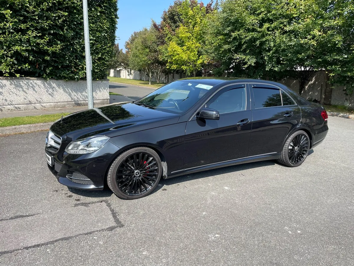Mercedes Benz e220 - Image 2