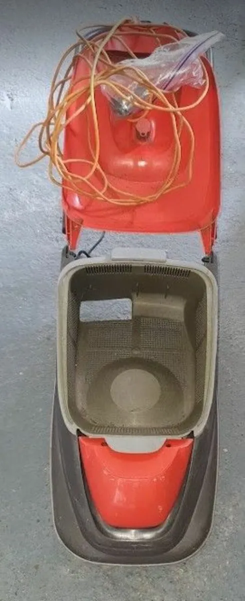 FLYMO  330 Electric Lawnmower with cord - Image 2