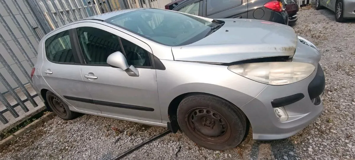 Peugeot 308 for breaking,gearbox,bonnet,bumper etc - Image 2
