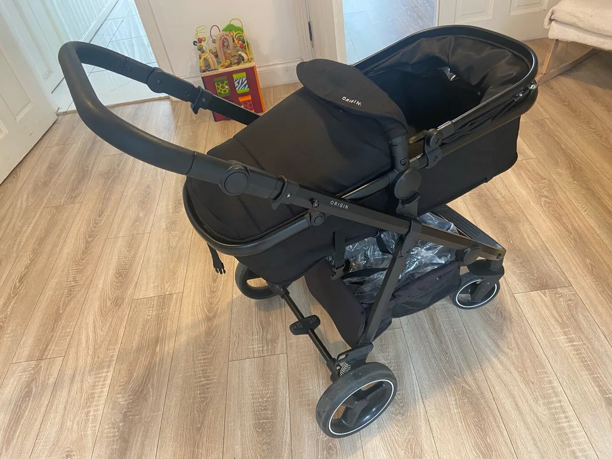 Babylo buggy and car seat - Image 1