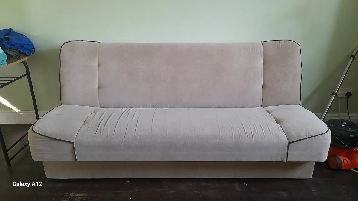Sofabed - Image 1