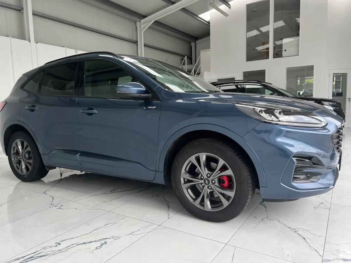 Ford Kuga 2022 - Image 3
