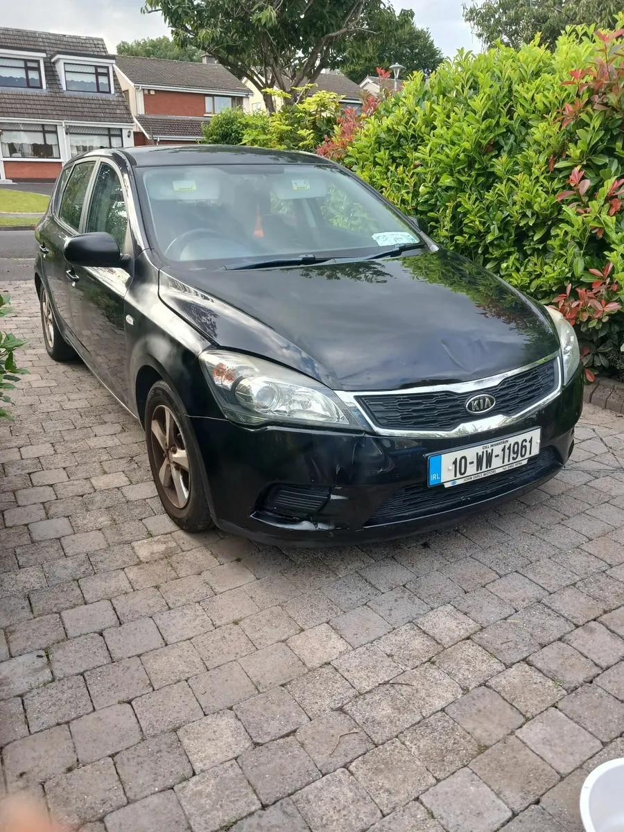 Kia Ceed 2010 - Image 2