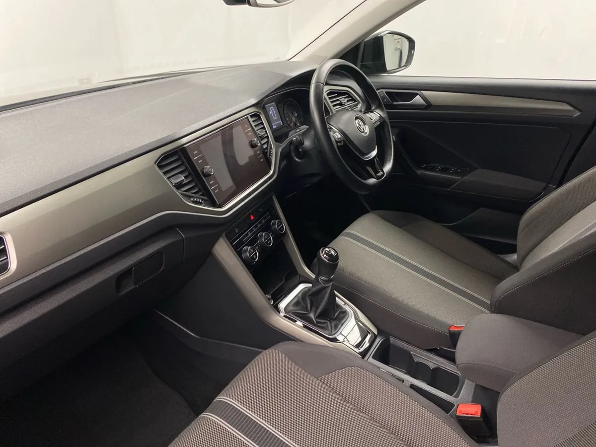 Volkswagen T-Roc 1.5 TSI 150bhp Sport - Image 3
