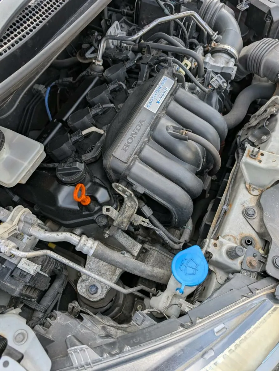 Honda Fit Hybrid 2013 - Image 2