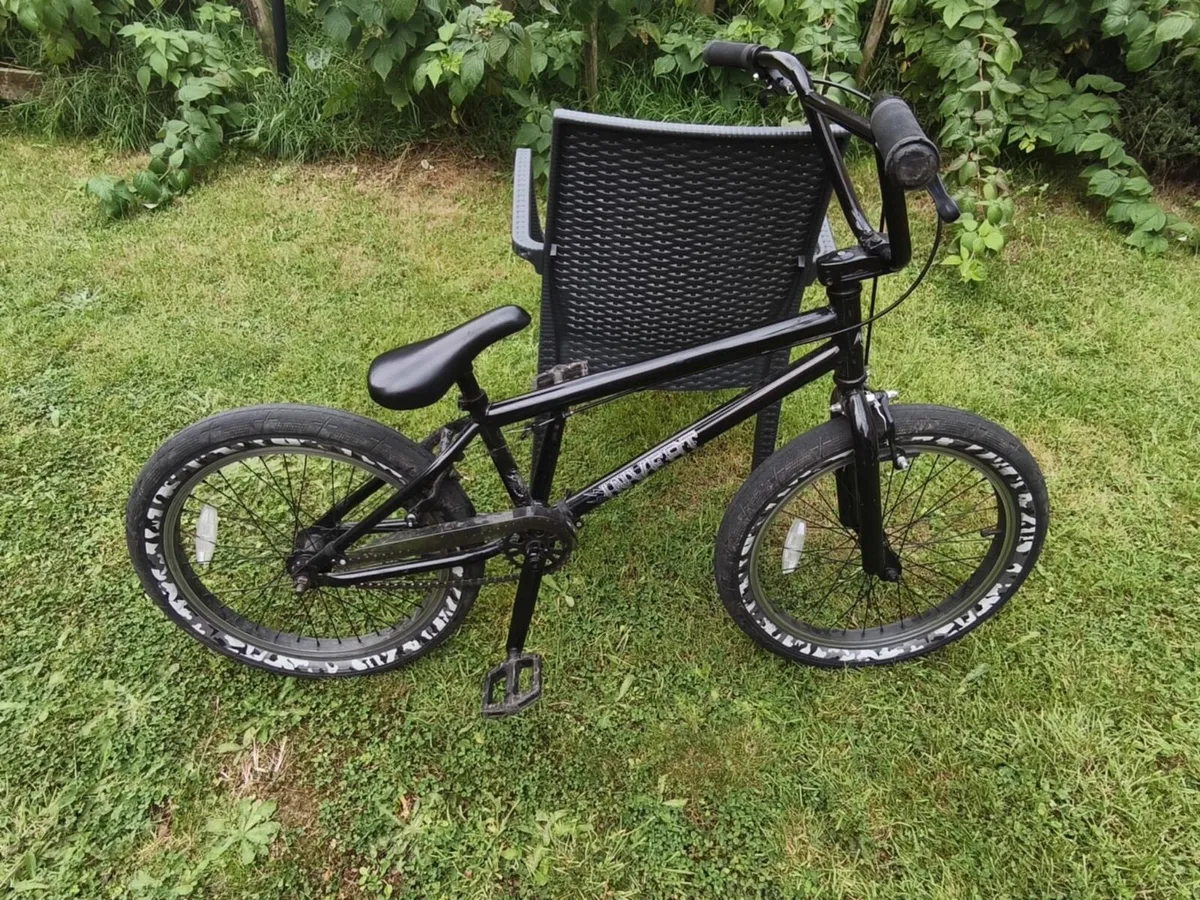 BMX bike - Image 1