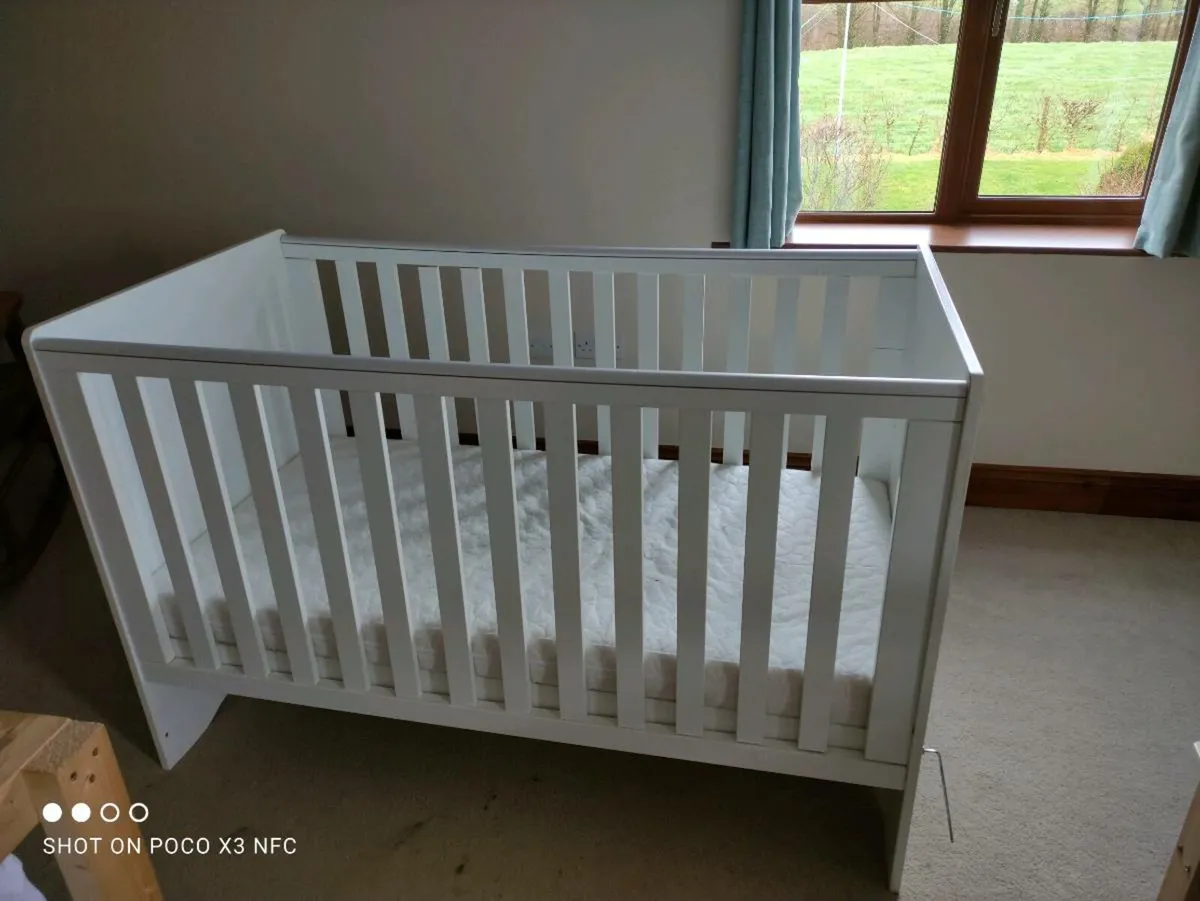 Cot bed - Image 1
