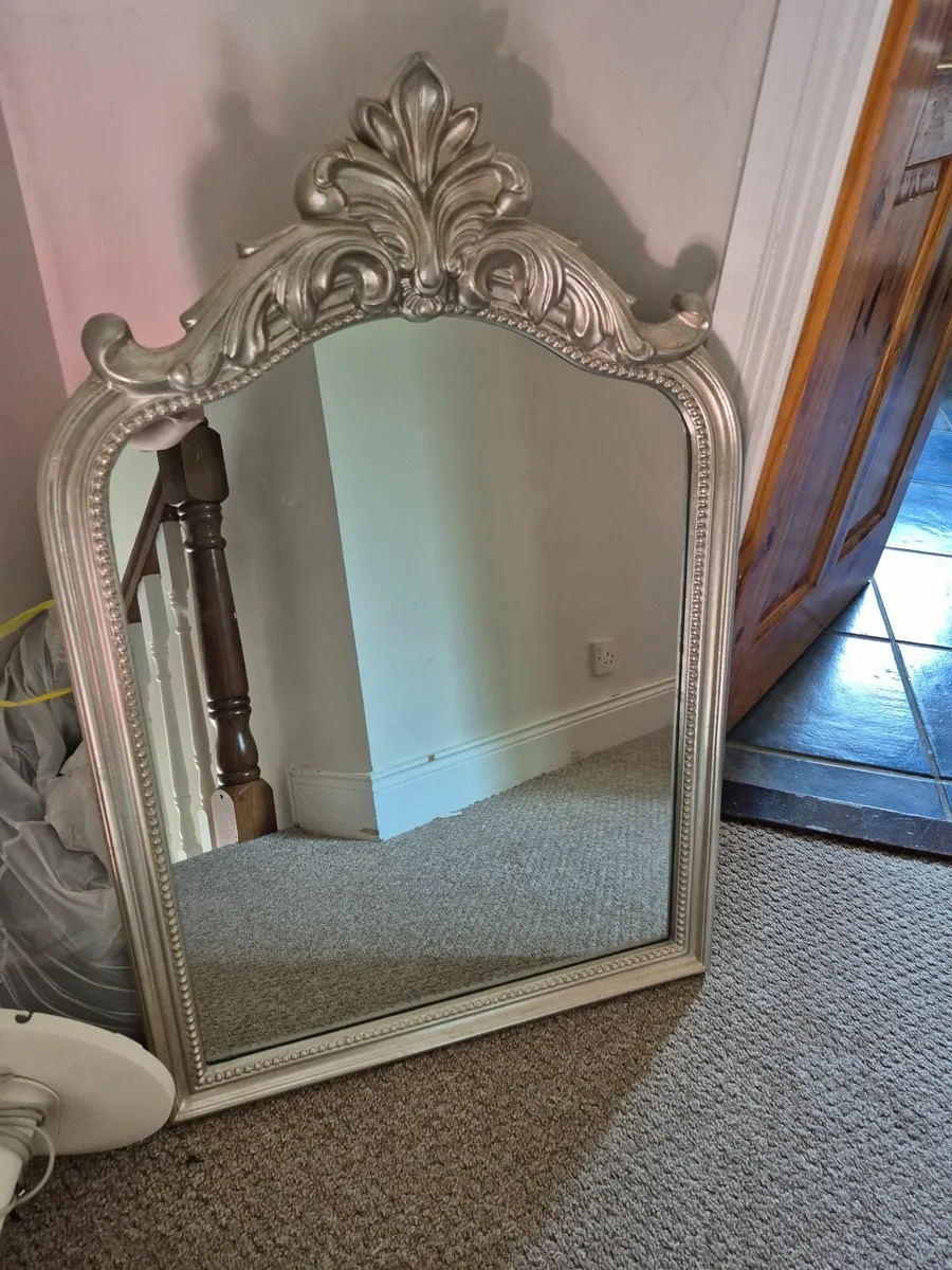 House mirror - Image 1