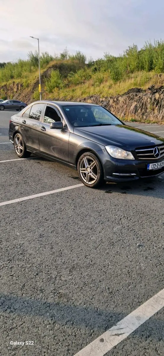 MERCEDES-BENZ C220 - Image 2