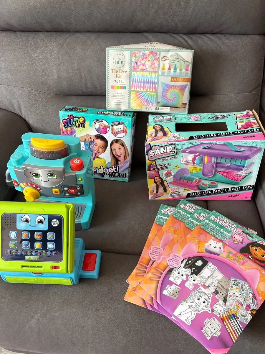 Car boot sale childrens items - Image 1
