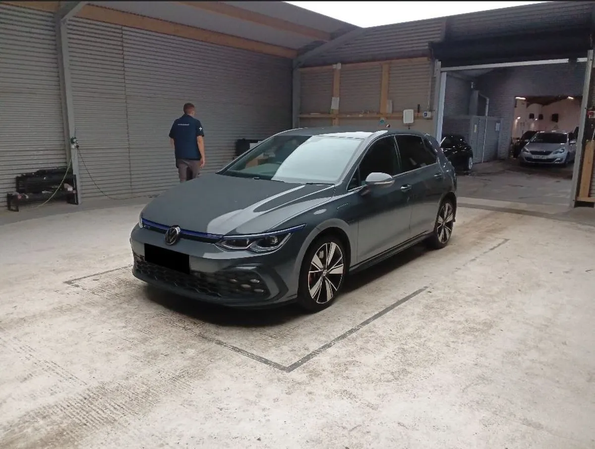 VOLKSWAGEN GOLF GTE S-A DSG / HIGH SPEC / 222 REG - Image 1