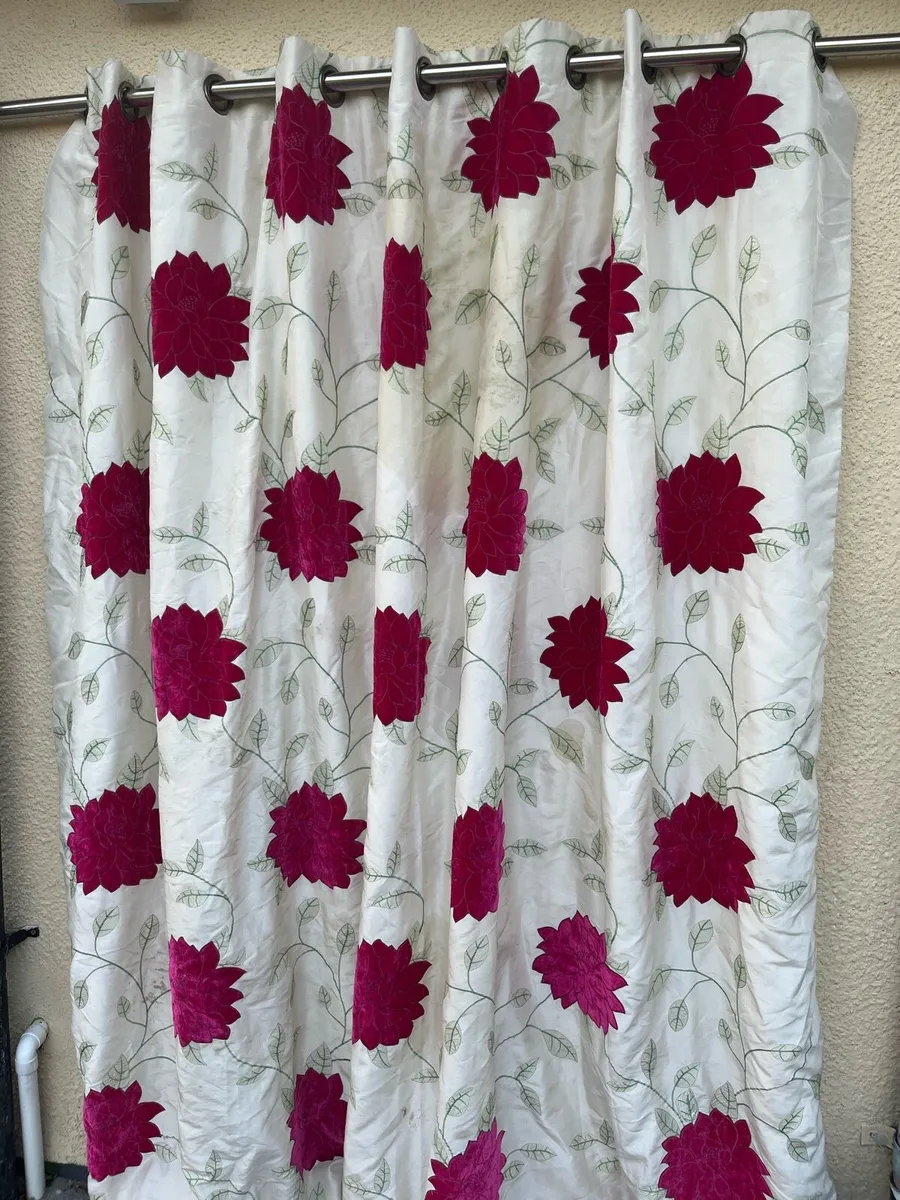 Curtains - Image 1