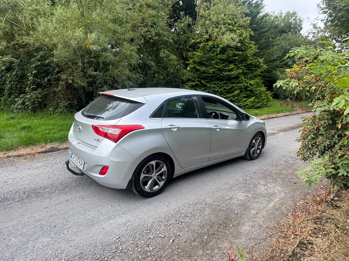 Hyundai i30 1.4 T-GDI SE MODEL - Image 2