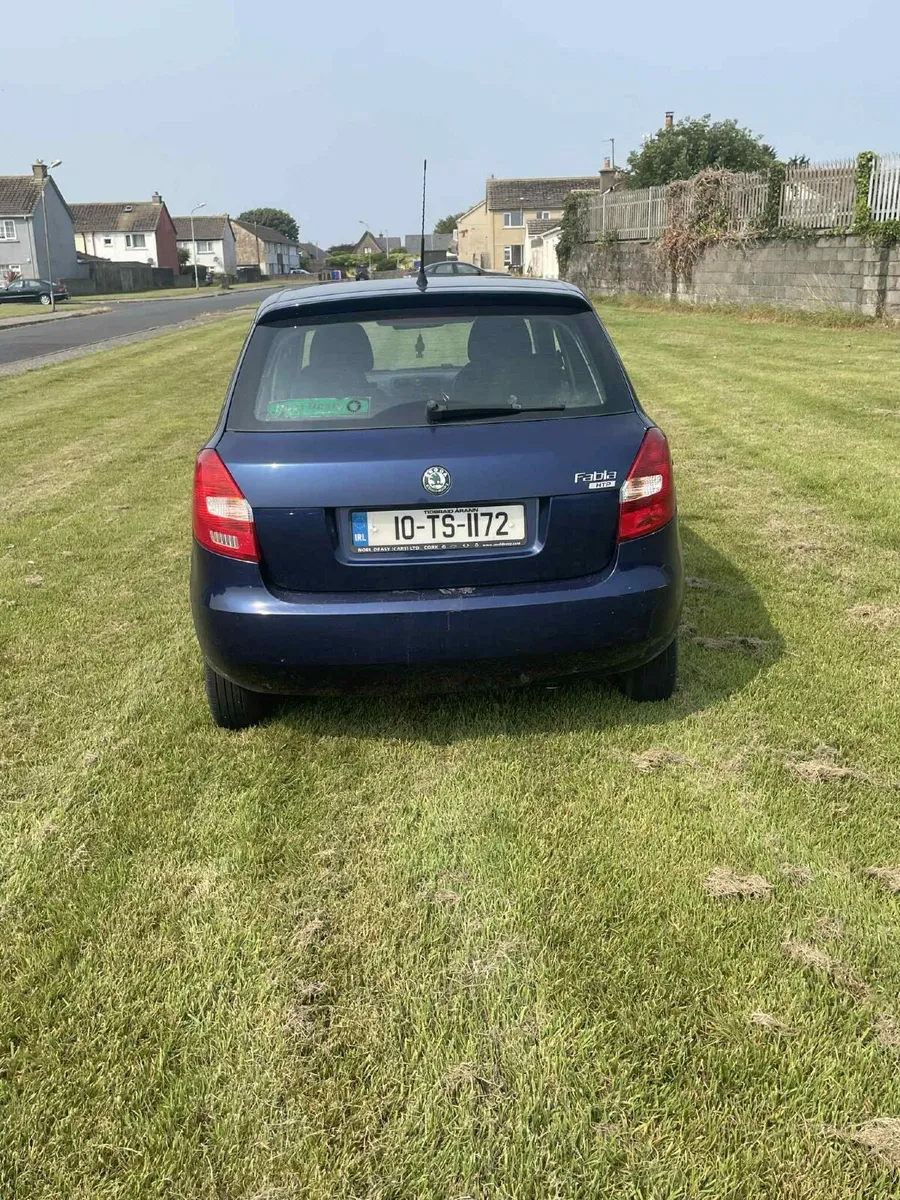 Skoda Fabia 2010 - Image 2