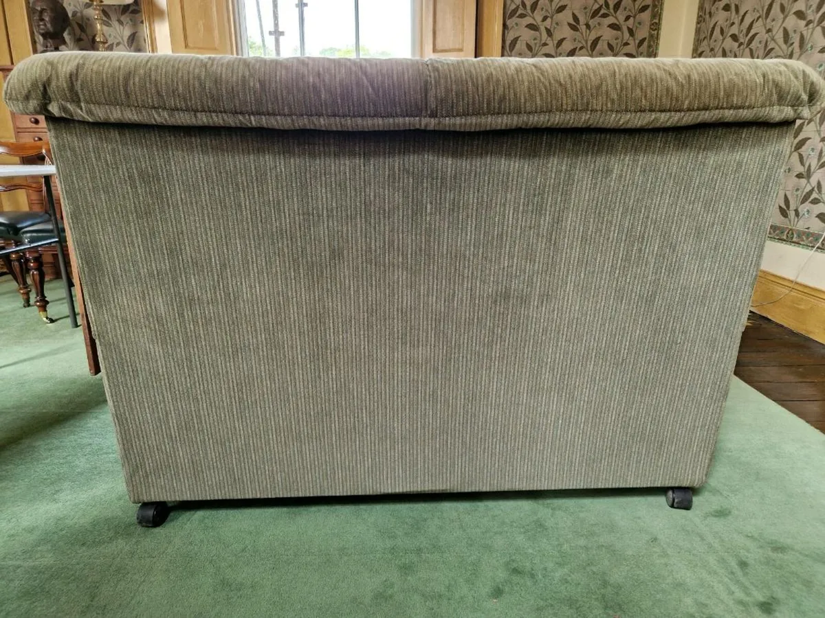 Three piece suite - Image 2