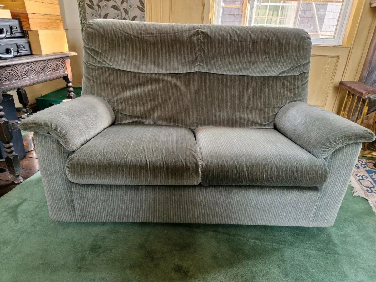 Three piece suite - Image 3