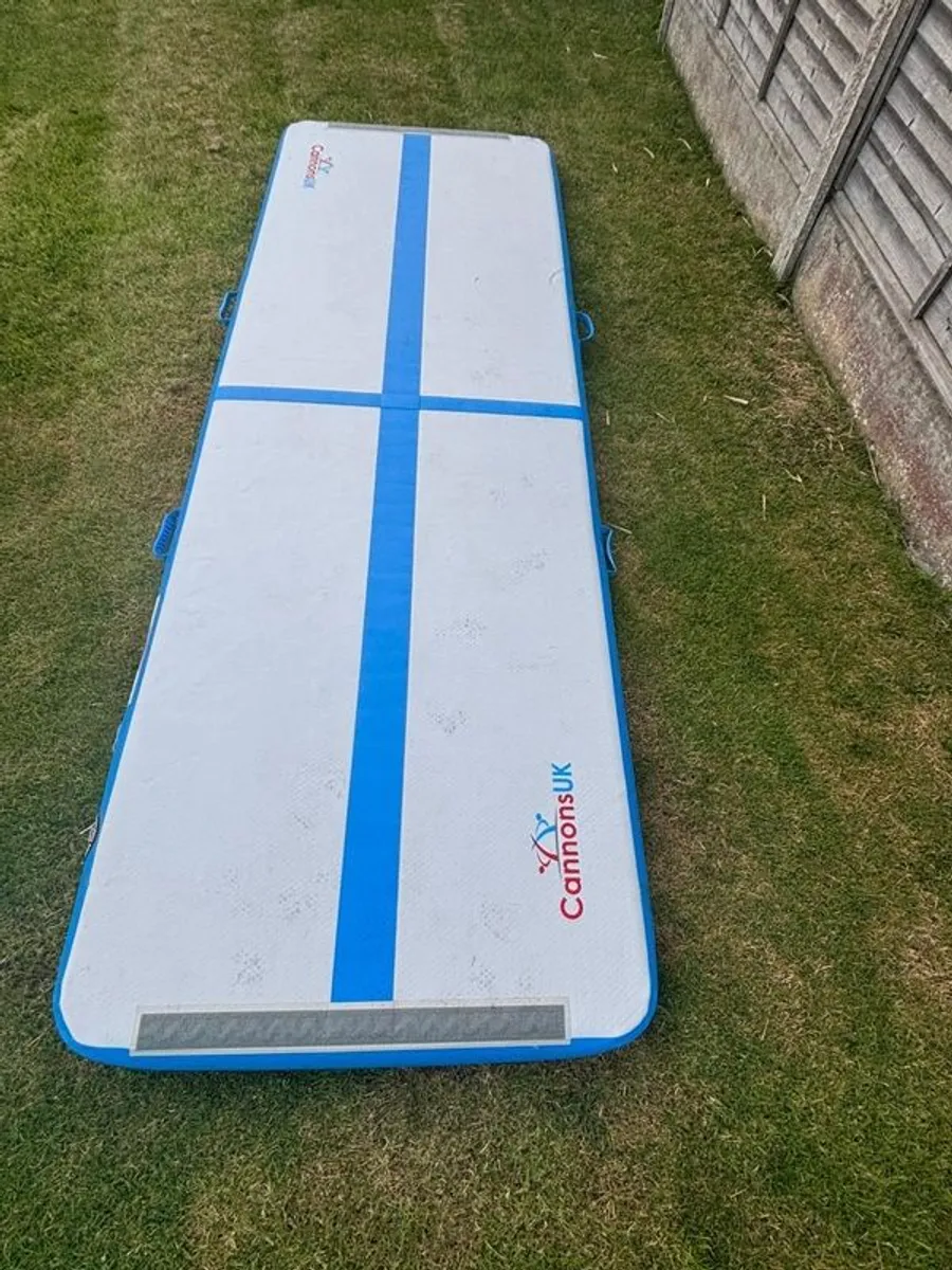 Airtrack - Image 1