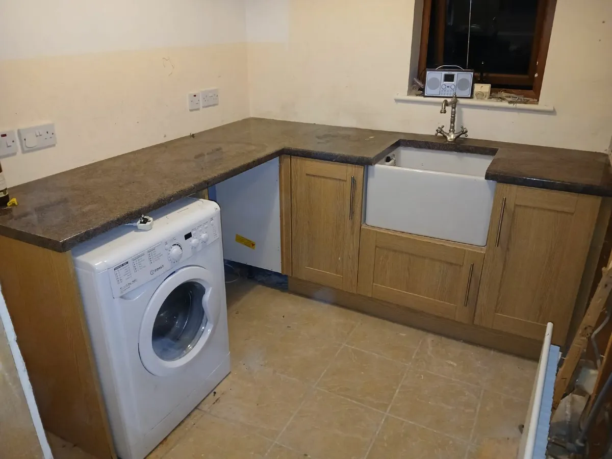 Utility room - units & cabinets with belfast sink - Image 2