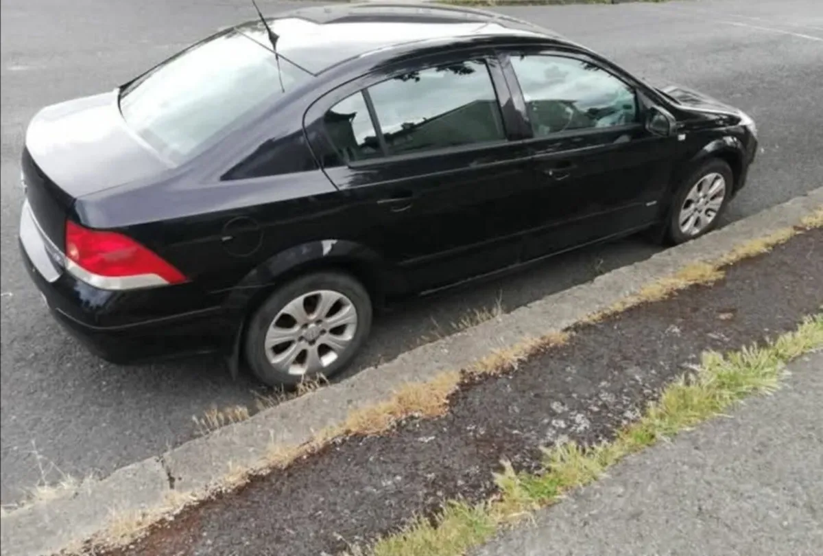 Opel Astra 2009 - Image 2