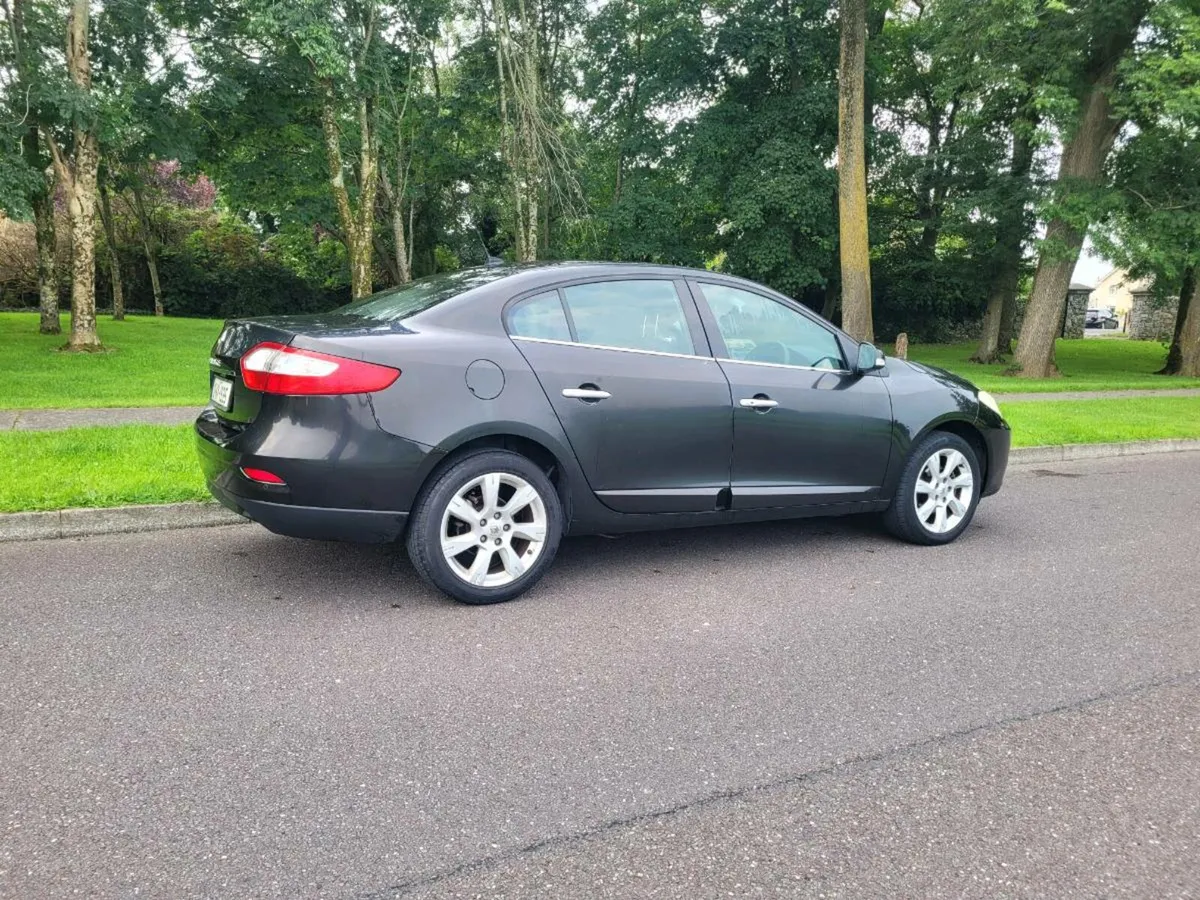 2010 RENAULT FLUENCE TOP SPEC NEW NCT LOW MILEAGE. - Image 4