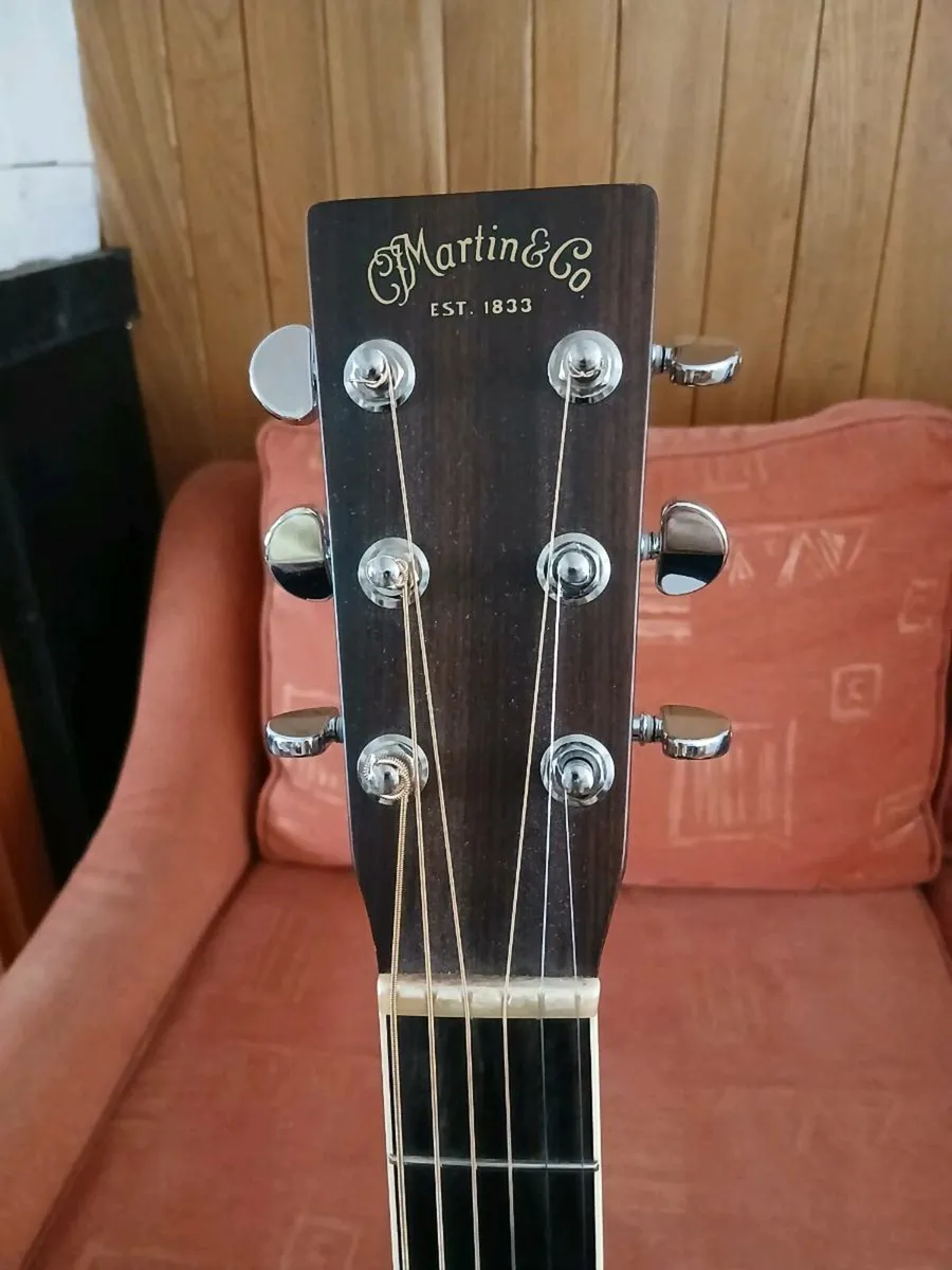 Acoustic guitar - Image 4