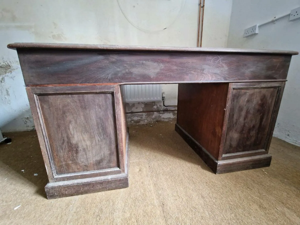 Desk - Image 2