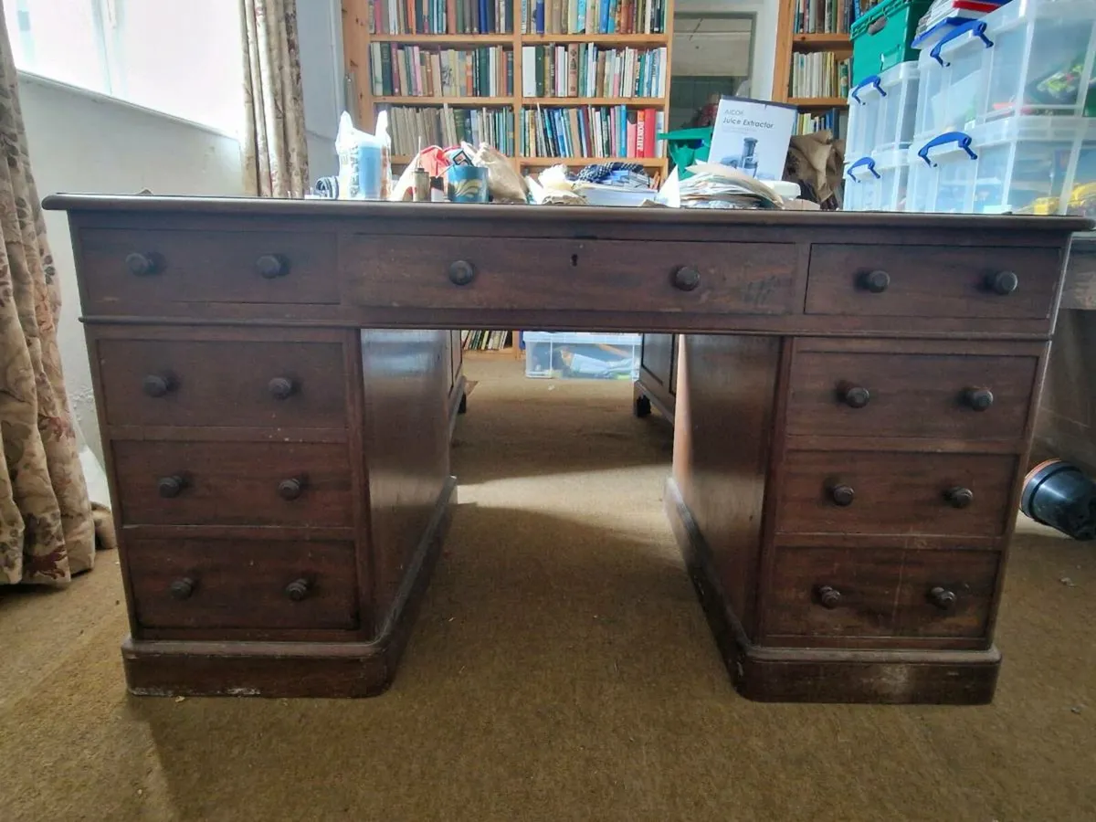 Desk - Image 3