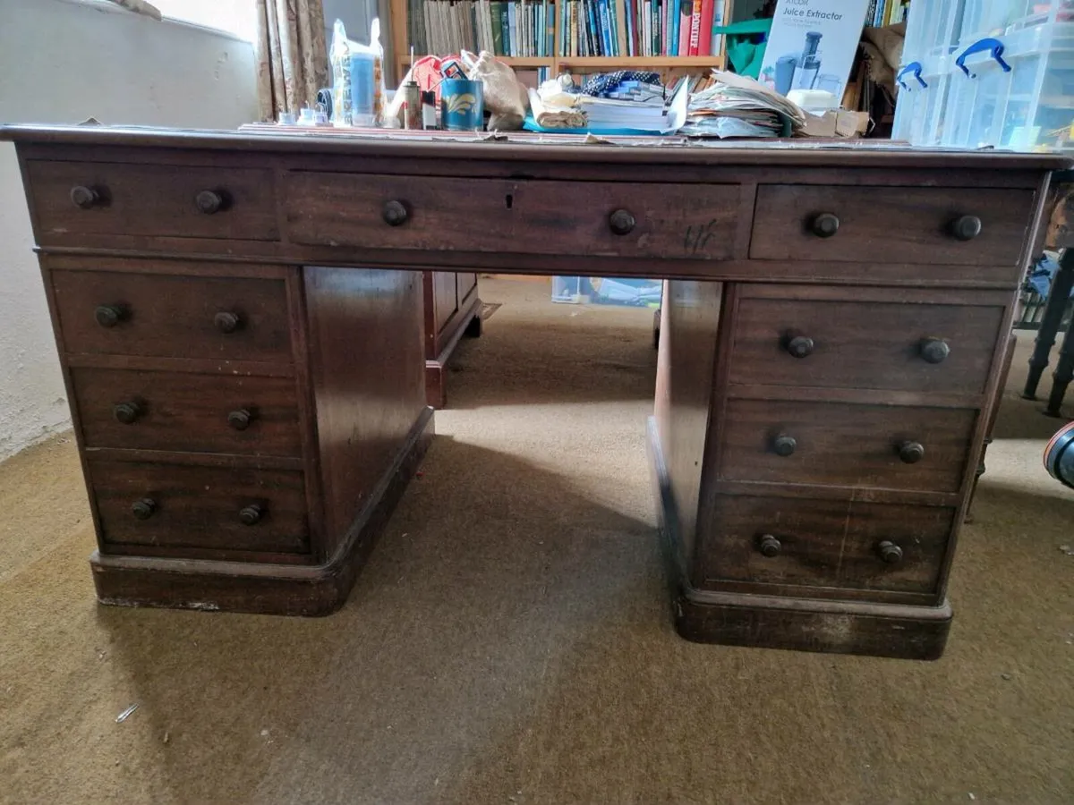 Desk - Image 4