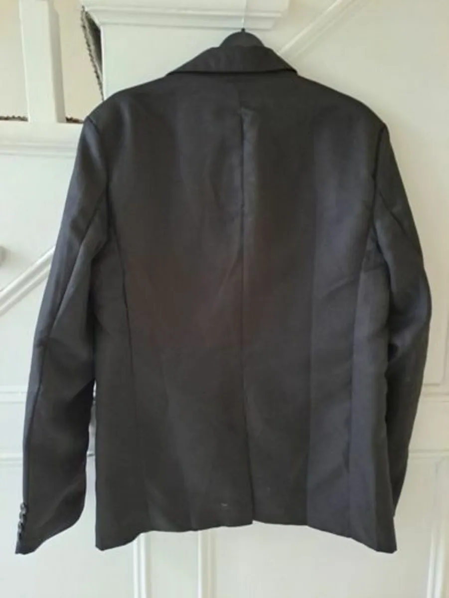Free black evening Men's jacket size small - Image 2