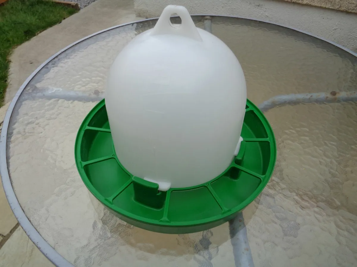 Hen feeders - Image 4