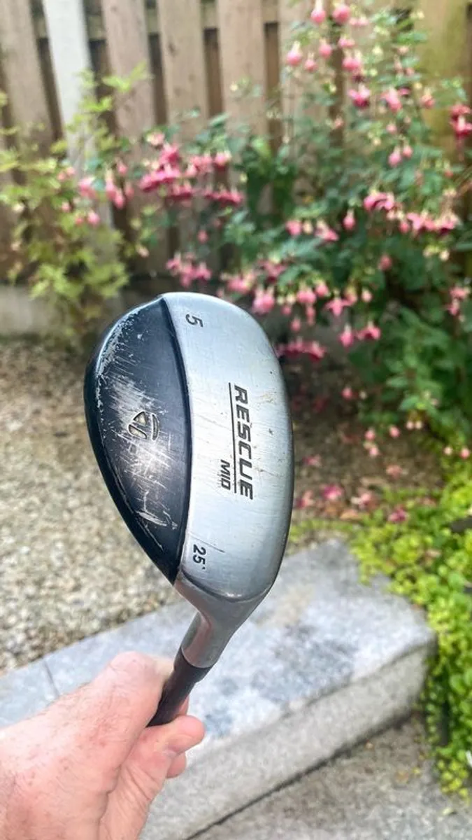 2 x Taylormade Rescue Mid Hybrids - Image 1