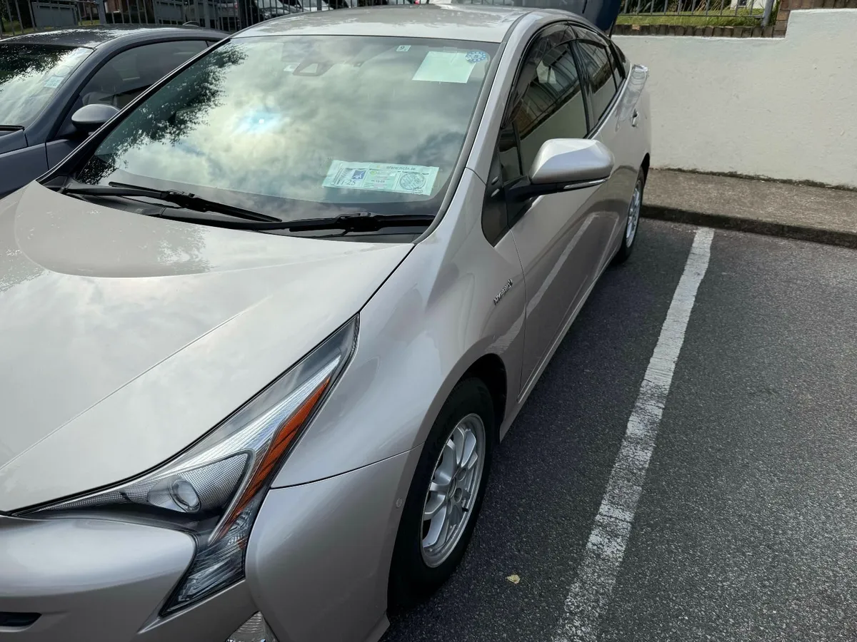 Toyota Prius 2018 - Image 1