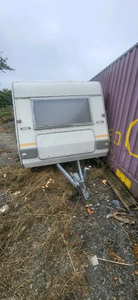 Knaus Südwind Caravan - Image 4