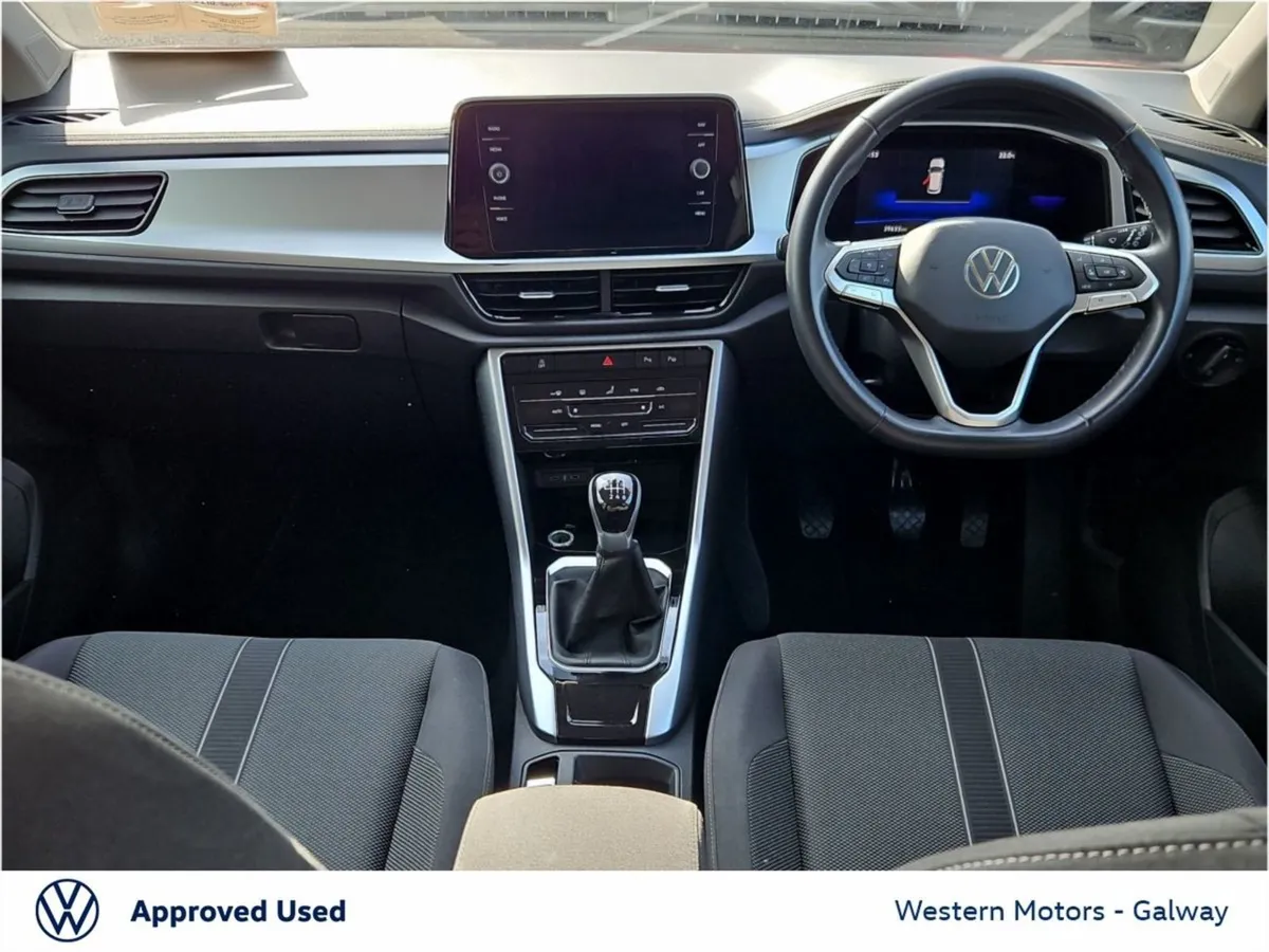 Volkswagen T-Roc Life  Rear Camera  Alloys  App C - Image 2