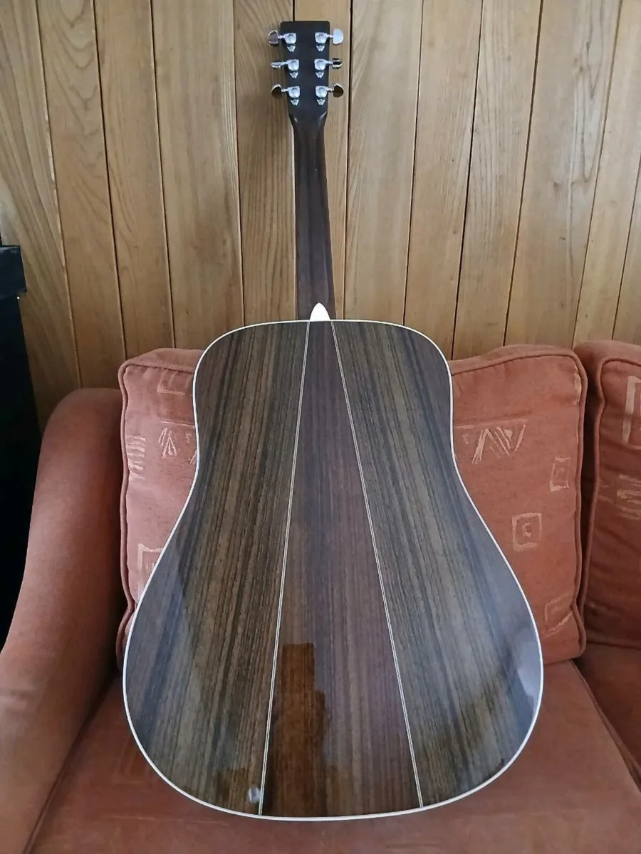 Acoustic guitar - Image 2