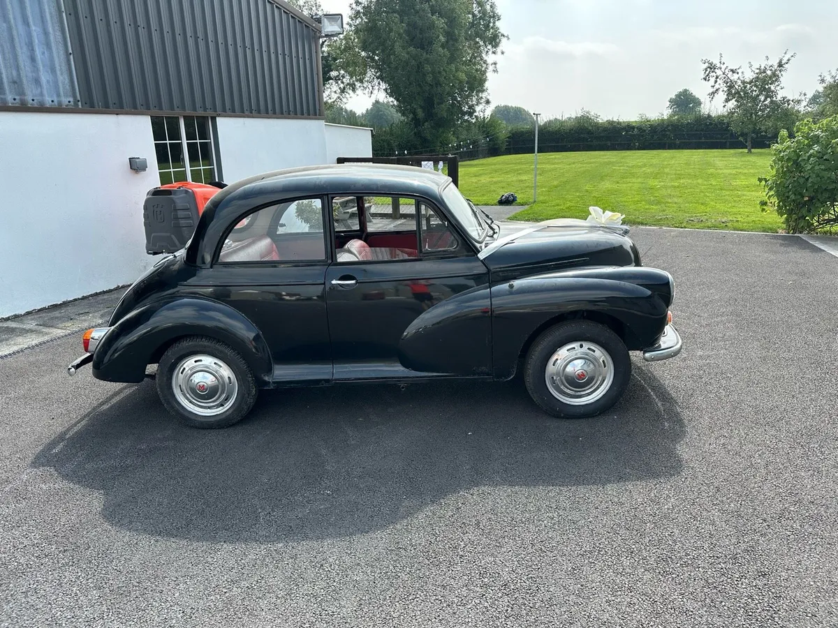 Moris minor vintage car - Image 2
