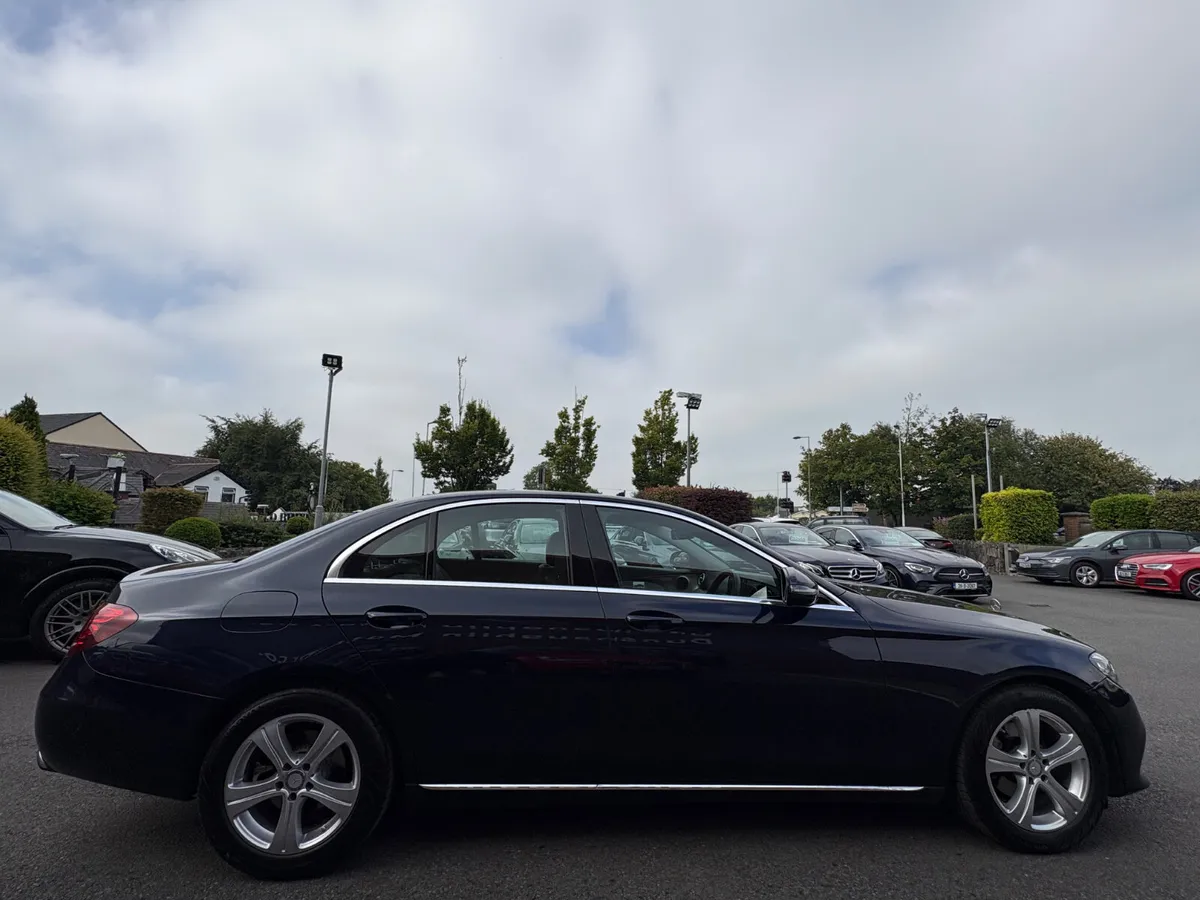 171 Mercedes-Benz E220 Auto *Great Condition* - Image 4