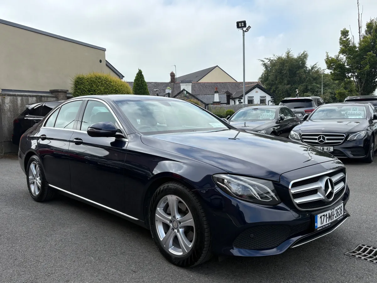 171 Mercedes-Benz E220 Auto *Great Condition* - Image 3