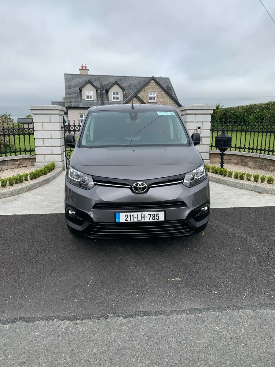 Toyota Proace city 2021 - Image 2