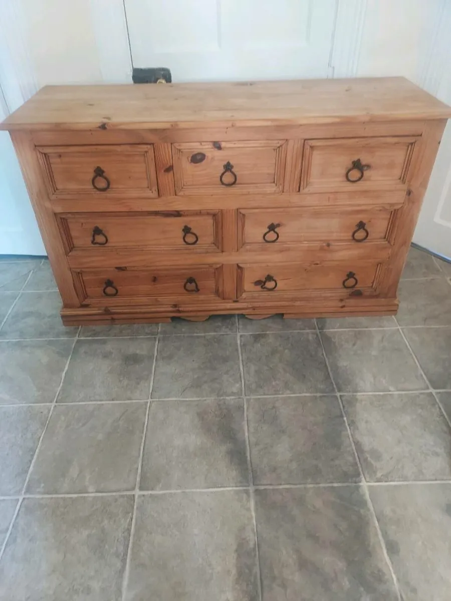 Pine chest of drawers - Image 3