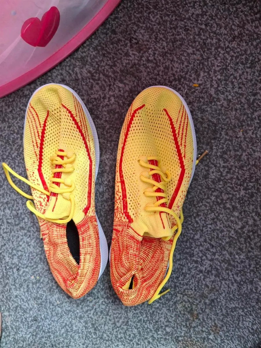Ladies sneakers for sale - Image 2