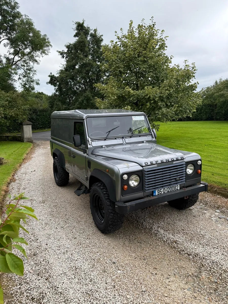 LAND ROVER DEFENDER 110 300TDI - Image 1