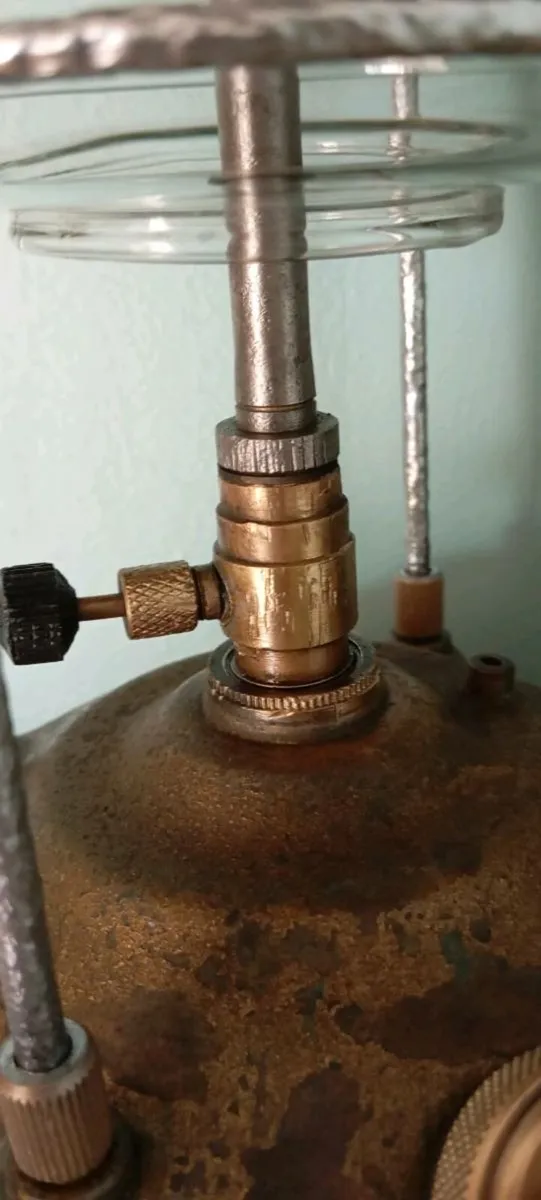 Tilley oil lamp - Image 4
