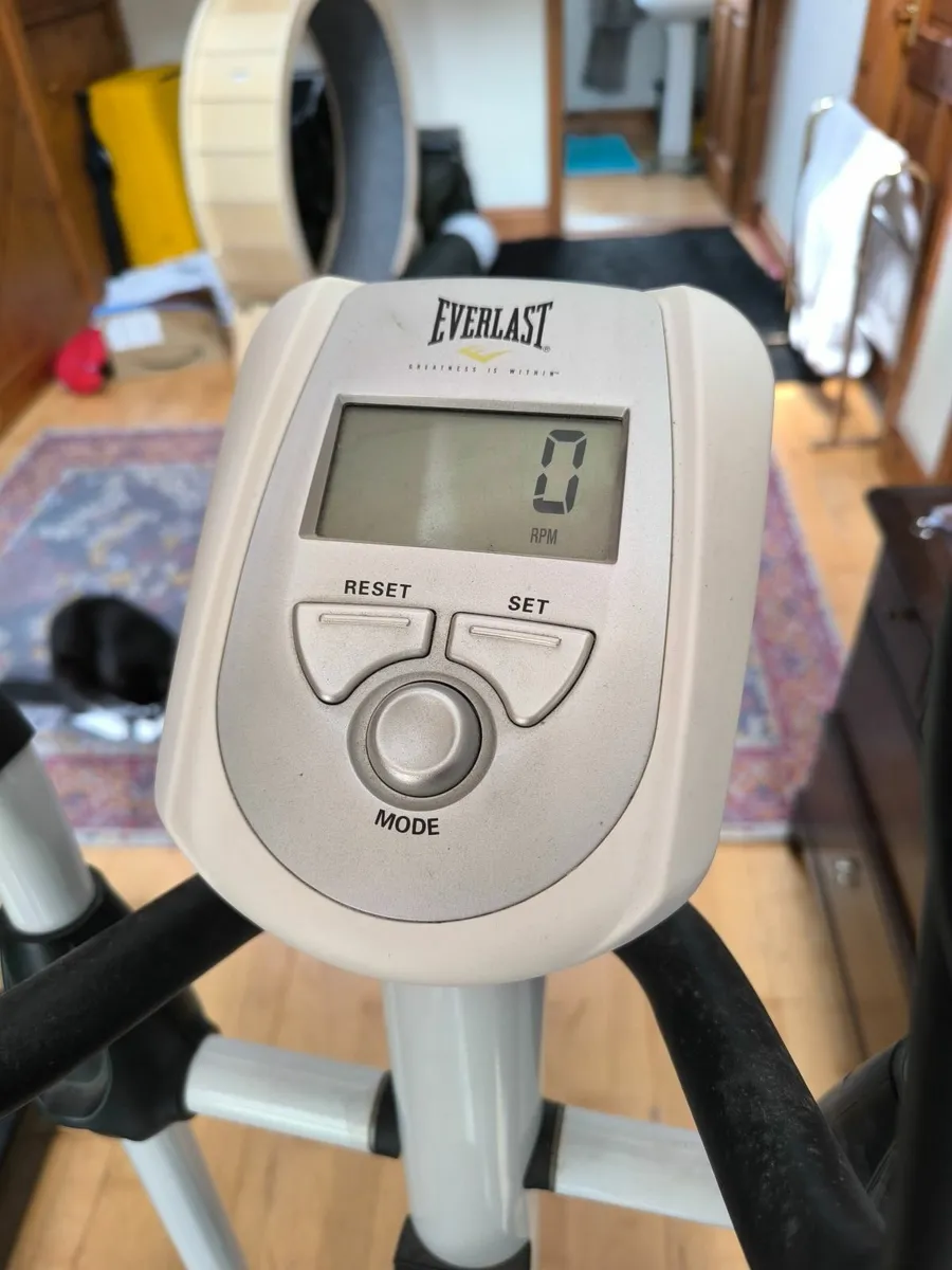 Cross fit machine with seat - Image 4