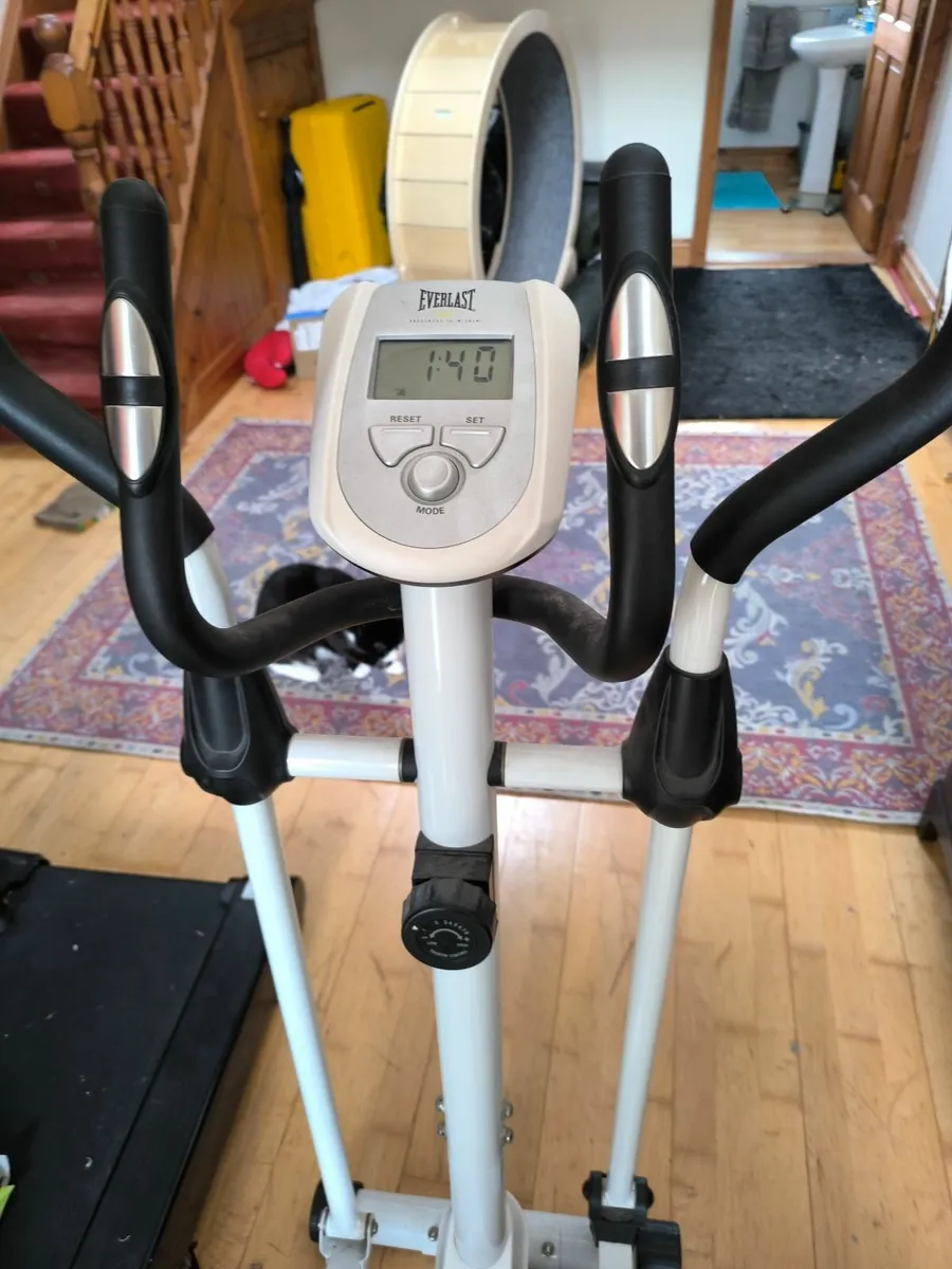 Cross fit machine with seat - Image 3