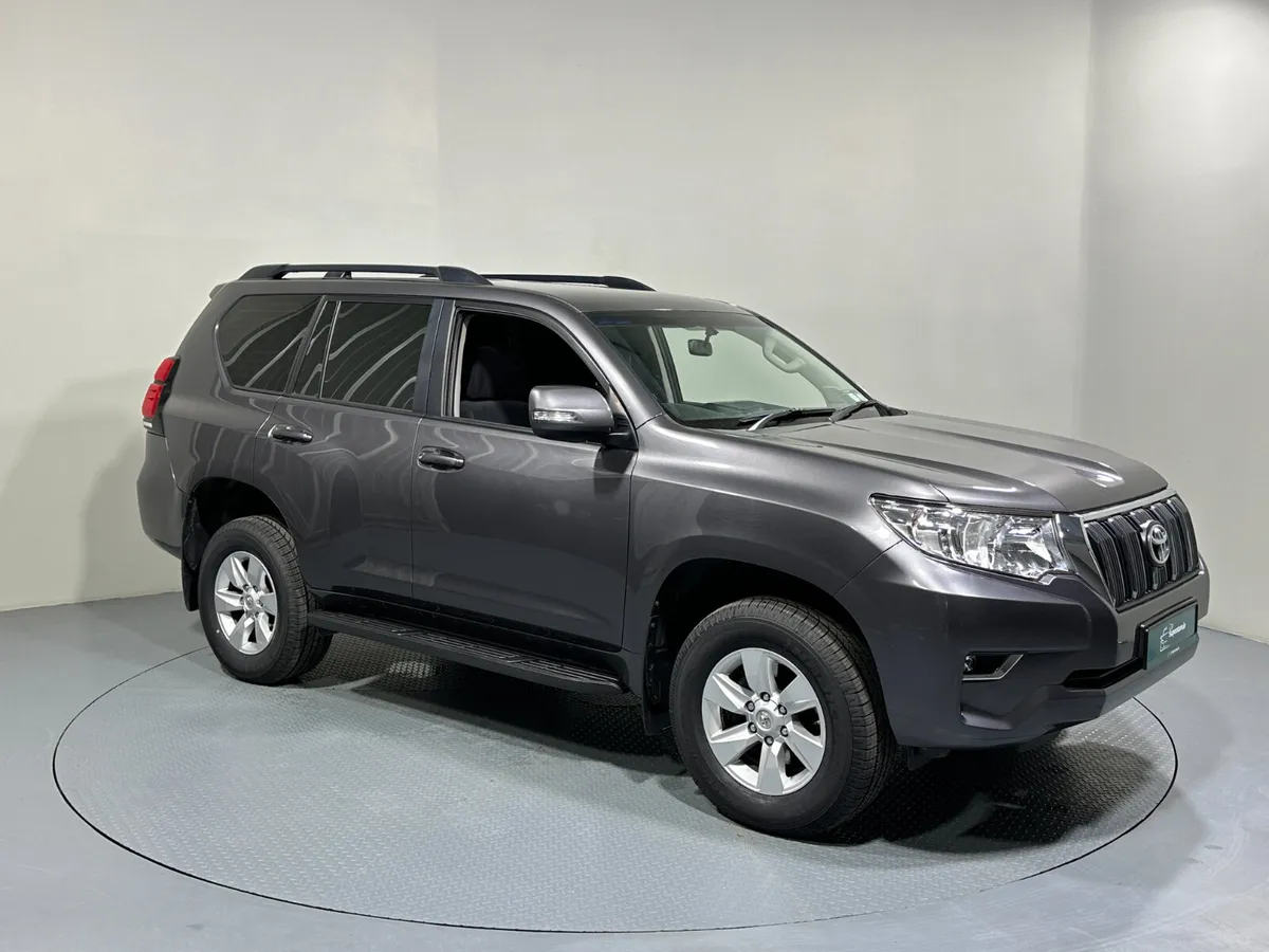 Toyota Land Cruiser LWB 2.8 D4D 202 - Image 1