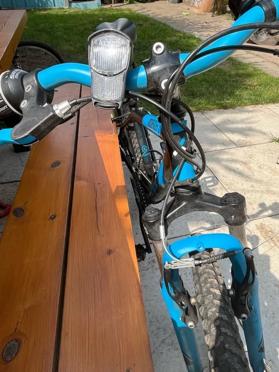 Boys bike - great condition! - Image 4