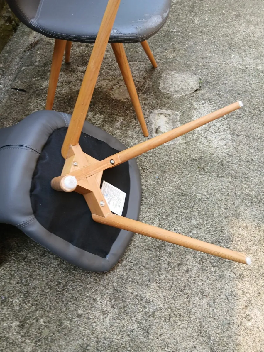 Pair of chairs for refurbishment with ercol type l - Image 1